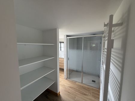 Location Maison 7 pièces 239m² ST PEE SUR NIVELLE 64310 - Photo 5