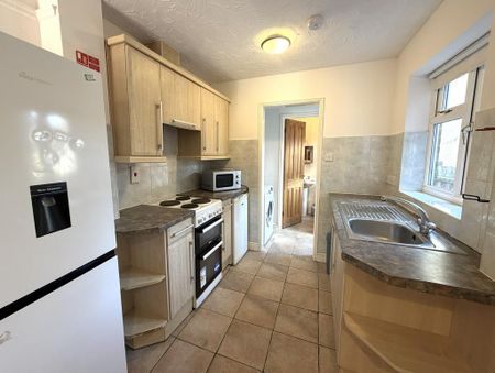 2 bedroom terraced house to rent - Photo 4