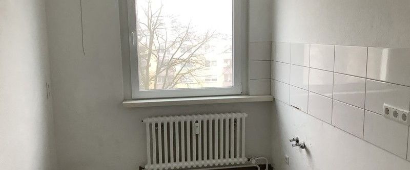 Modernisiert! 3-Zimmer Wohnung mit Balkon in gepflegter Grünanlage - Photo 1