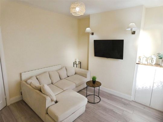 2 bedroom terraced house to rent - Photo 1