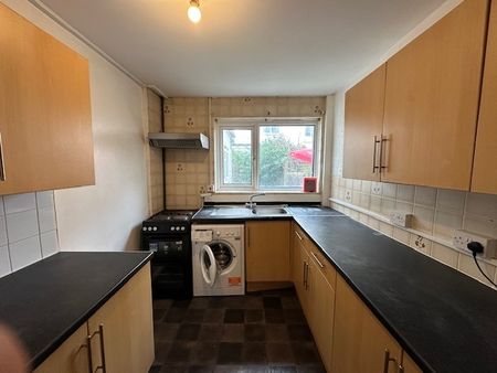 Room in a Shared House, St. Pauls Street, BN2 - Photo 4
