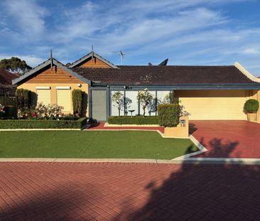 NEAT & TIDY FAMILY HOME! - Photo 3