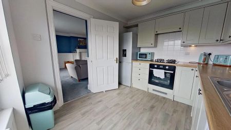 68 Harbour Parade, Ramsgate, Kent, CT11 8LN - Photo 4
