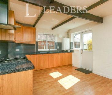 4 bedroom semi-detached house to rent - Photo 6