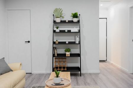 Move In Ready, Fully Furnished Home Steps from Bendigo Health - Photo 3