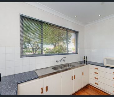 Spacious & Convenient Living in the Heart of Dianella - Photo 4
