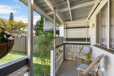 17 Pansy Street, Wynnum QLD 4178 - House For Rent - $695 | Domain - Photo 3