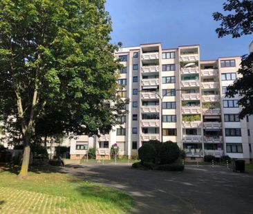 TROISDORF zentral und ruhig, top, gepflegte 3-4 Zi. im 6.OG, ca. 75... - Photo 3