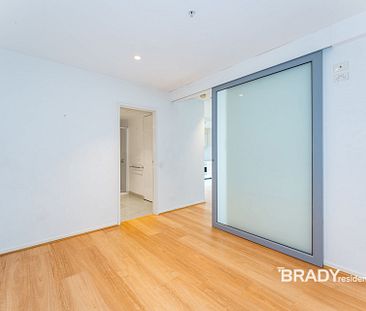 2401/8 Downie Street, Melbourne - Photo 4