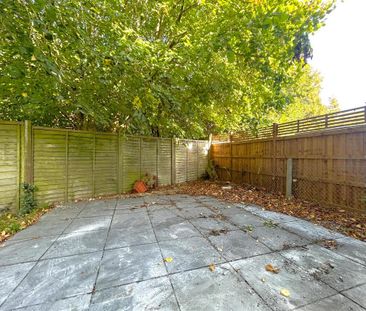 3 bedroom end of terrace house to rent - Photo 2