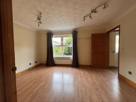 3 bedroom end of terrace house to rent - Photo 3