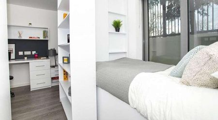 The Pavement, Popes Lane, London, W5 - Photo 5