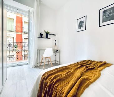 Calle del Divino Pastor, Madrid, Community of Madrid 28004 - Photo 4