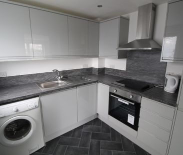 1 Bedroom Property To Rent - Photo 2