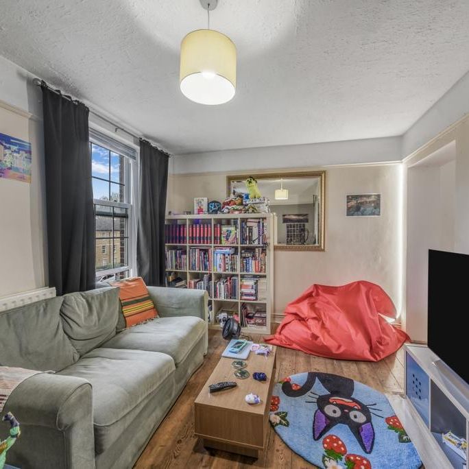 2 bedroom flat to rent - Photo 1