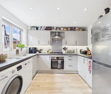 2 bedroom House in Paddick Drive, Reading - Photo 6