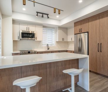 For Lease - 2339 Awenda Drive Unit# A, Oakville, Ontario - Photo 2