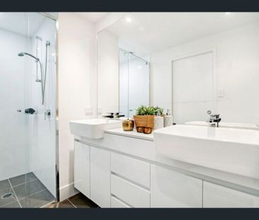 410/15 Compass Drive, Biggera Waters - Photo 2