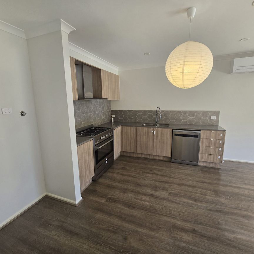 Discover Your Dream Home in Craigieburn! - Photo 1