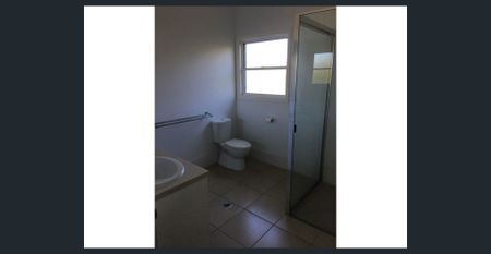 Tranquil Four-Bed Retreat! - Photo 4