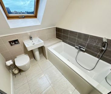 4 bedroom terraced house to rent - Photo 1