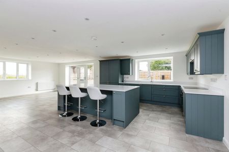 PETERBOROUGH - Photo 4