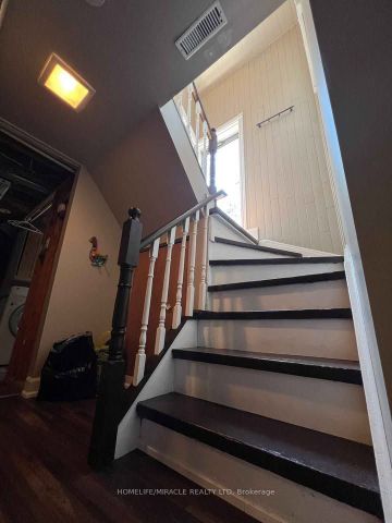 For Lease - 141 Bexhill Avenue, Toronto, Ontario - Photo 4