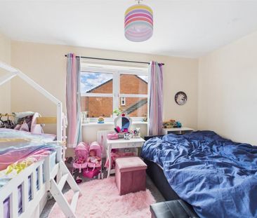 2 bedroom mews to rent - Photo 3