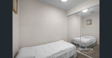 Light, Bright & Spacious Two Bedroom Apartment - Furnished! - Photo 3