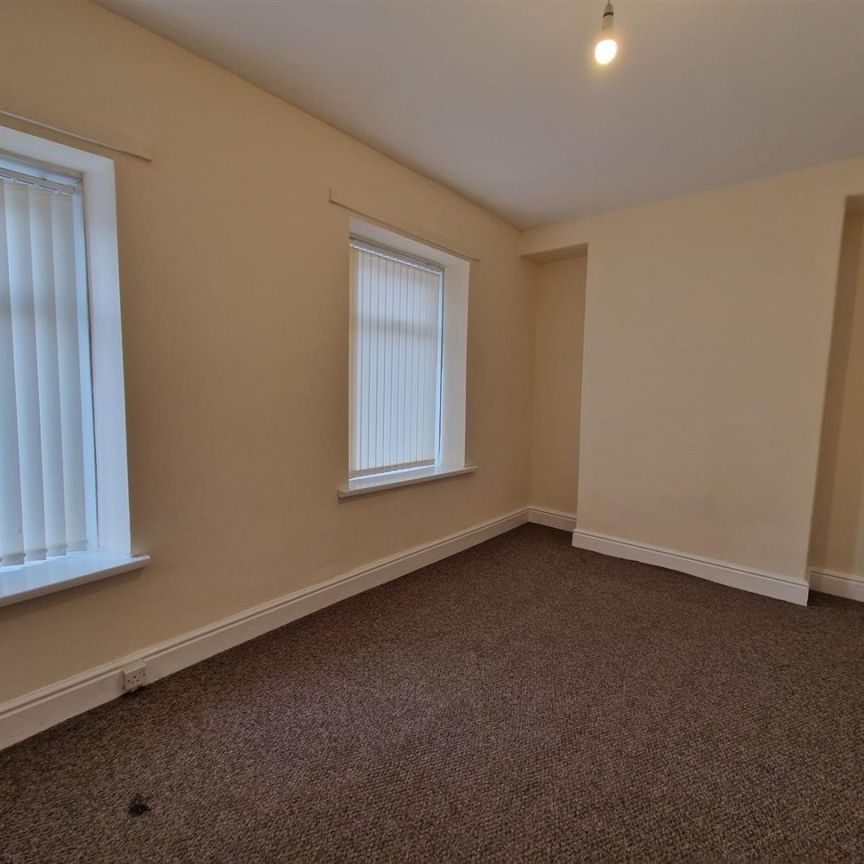 Wern Terrace, SA1 8NT, Swansea - Photo 1