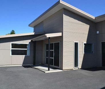 Modern townhouse in Central Blenheim - Photo 1