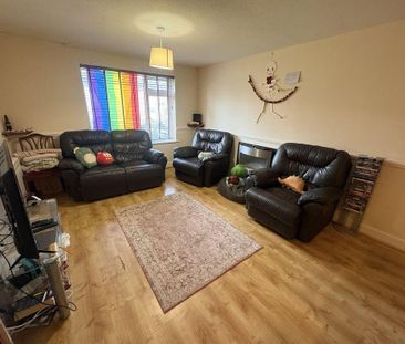 5 bedroom semi-detached house to rent - Photo 2