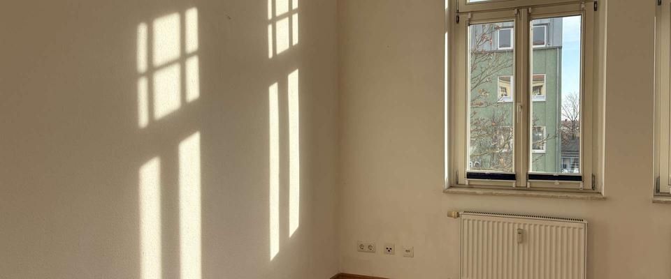 Gemütliche 2 Raumwohnung mit Balkon und Einbauküche in Sudenburg! - Foto 1