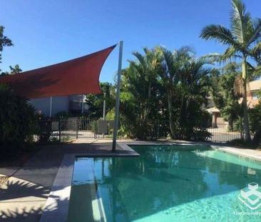 Beautiful Home with NO water bill! - Photo 4