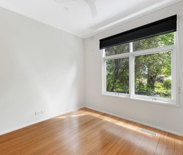 1950's Fully Renovated Weatherboard Cottage - Photo 1