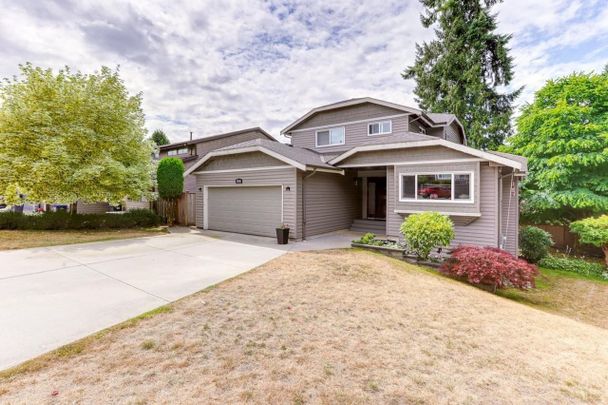 1410 Dogwood Place apartment — Port Moody, BC (5-Bedroom) - 5 Bedroom - Photo 1