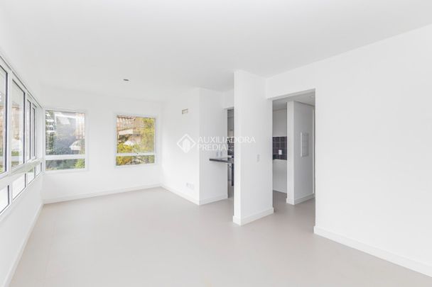 Apartamento com 2 quartos e 62m² para alugar em Auxiliadora, Porto Alegre. - Photo 1