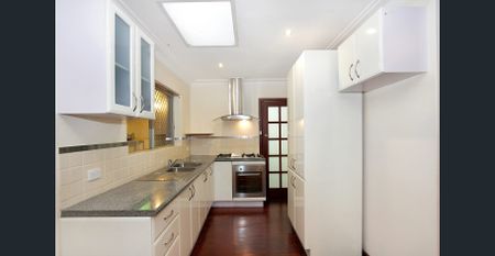 2 Bedroom 1 Bathroom Home Available Now! - Photo 3