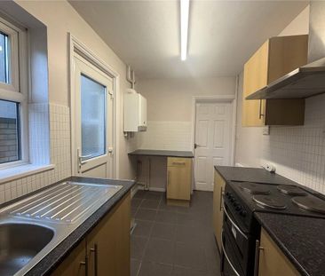 3 bedroom terraced house to rent - Photo 5