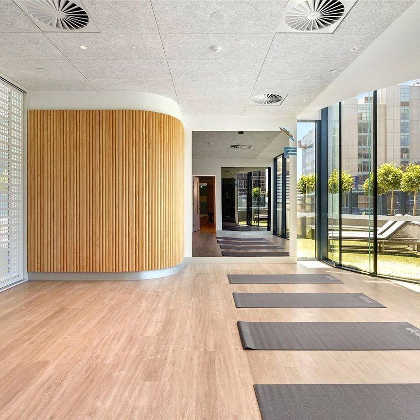 3803/560 Lonsdale Street - Photo 1