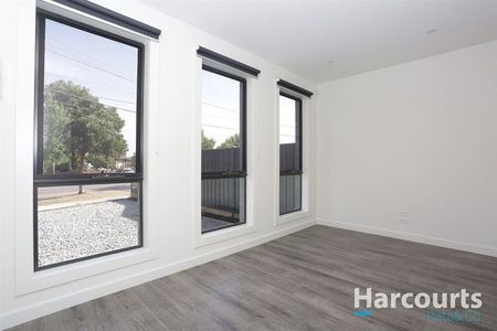 Modern 3-Bedroom Home with Stylish Features in Thomastown - Photo 4