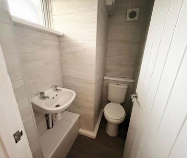 3 bedroom semi-detached house to rent - Photo 4