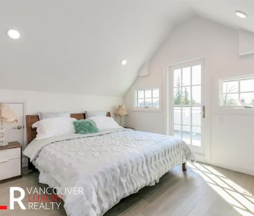 Duplex in Vancouver West Side, BC - Photo 2