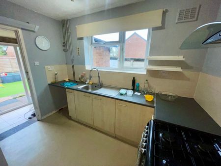 3 Bedroom House To Rent - Photo 5