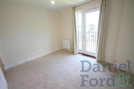 3 bedroom apartment to rent - Photo 3