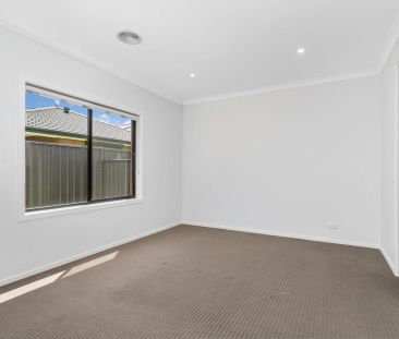 40 Sedgefield Avenue, Truganina. - Photo 3