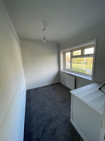 3 Bed Semi-Detached House, Middleton Road, LS10 - Photo 3