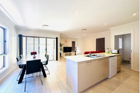Spacious Comfort in the Heart of Kellyville - Photo 3