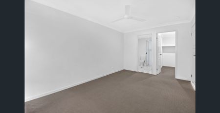 Modern & Spacious Duplex in the Heart of Coomera - Photo 3