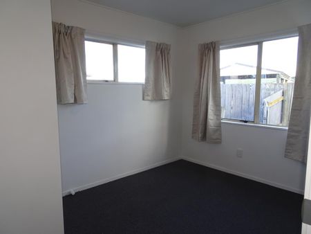 Holmes Place, Flaxmere - Photo 3